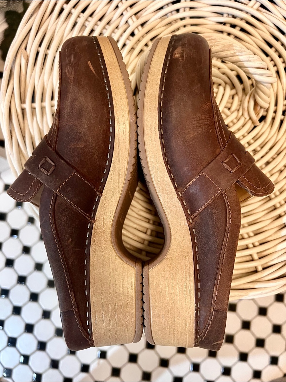 Dansko Women's Bel Mules in brown oiled leather Size 7